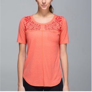 Lululemon Run Away Tee Atomic Red Size 10 Short Sleeve
